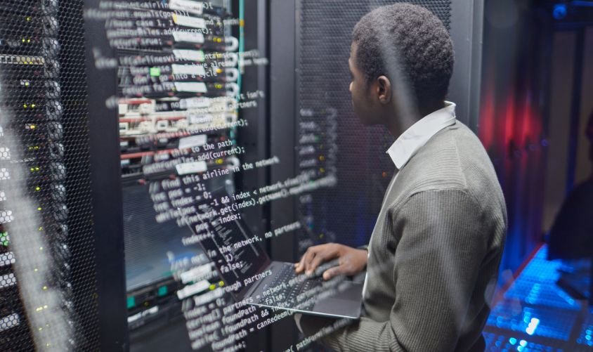 Como evitar paradas não programadas com manutenção preventiva de TI?